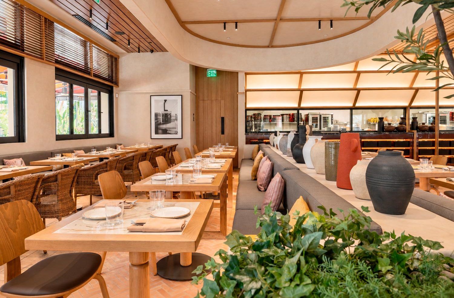 Trenchs Studio, Restaurante Newport USA, Telefèric